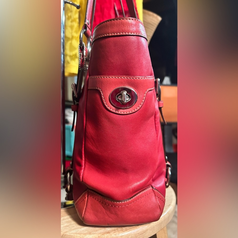 2008 SET Coach Gallery Tote Red Leather w Coach Classic Red Leather Soho Wallet - Picture 5 of 15
